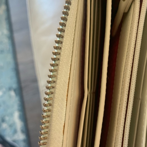 Kate Spade Wallet - Picture 5 of 9